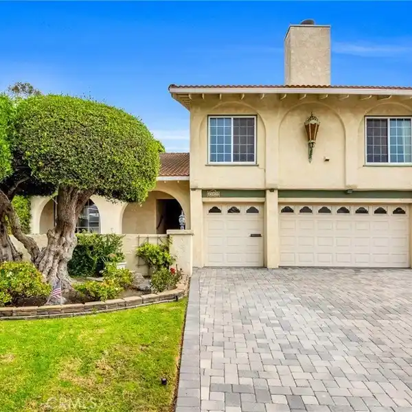 SPACIOUS TORRANCE RETREAT