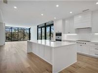 BEAUTIFUL DOWNTOWN CONDO