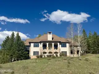 Luxury Mountain Living in Prestigious Cordillera