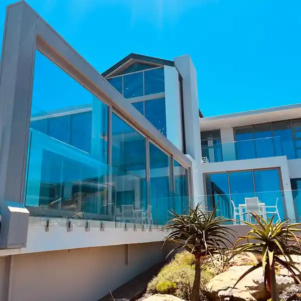 MODERN HOME WITH UNINTERRUPTED SEA VIEWS