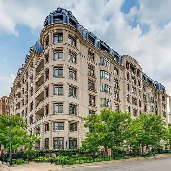 EXCEPTIONAL CUSTOM GOLD COAST HOME