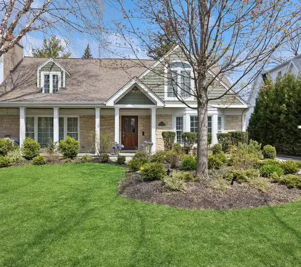 CHARMING CAPE COD HOME IN KENILWORTH GARDENS