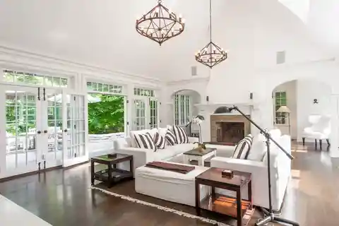 A Hamptons Hideaway with All the Amenities