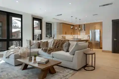 Gorgeous Corner Residence at One Riverfront