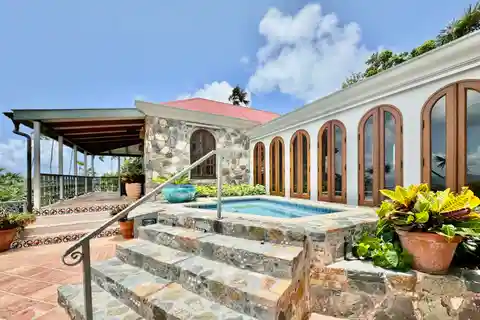 Magnificent Bordeaux Mountain Villa