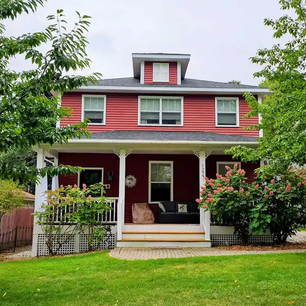 BEAUTIFULLY MAINTAINED HOME