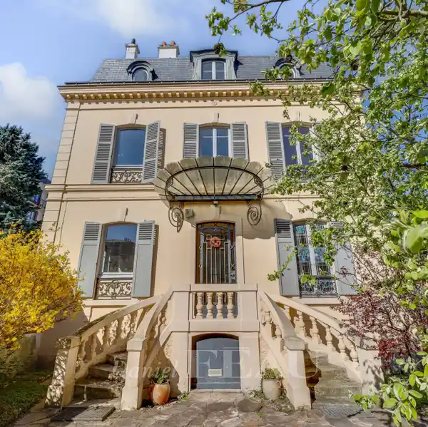 REMARKABLE RENOVATED 19TH CENTURY PROPERTY