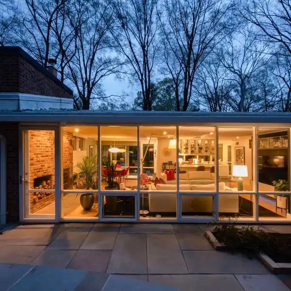 GORGEOUS MID-CENTURY MODERN HOME