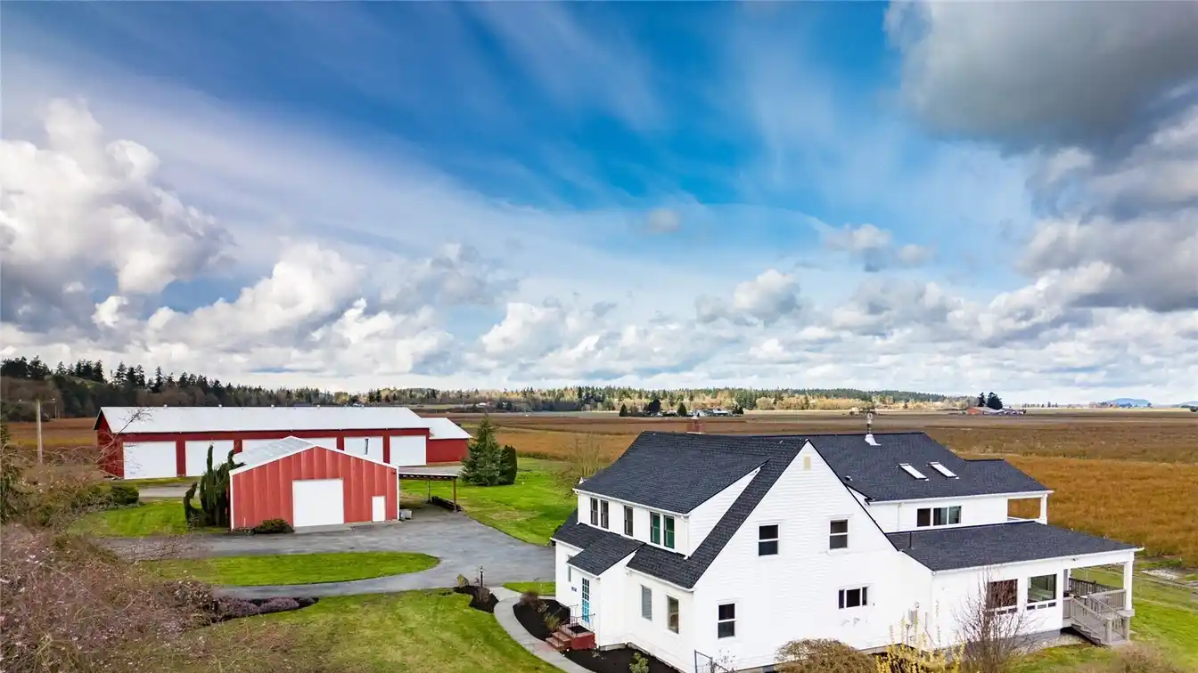 Lovely Farmhouse in an Unbeatable Location