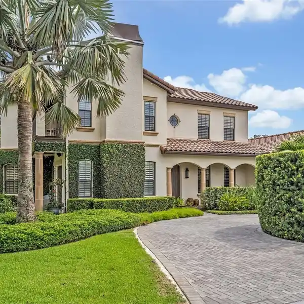 RARE GEM IN AN UNBEATABLE LOCATION