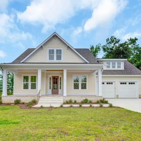 CRAFTED COMFORT IN EXCLUSIVE SETTING