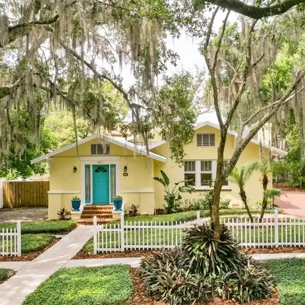 CHARMING 1925 CRAFTSMAN WITH GUEST APARTMENT
