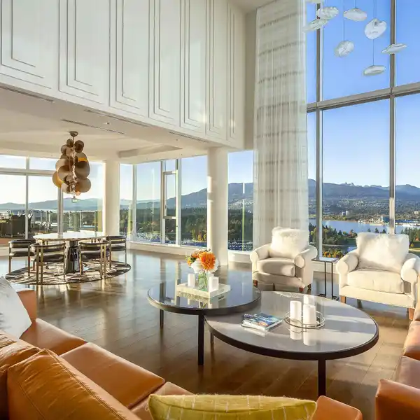 PRESTIGIOUS OCEANFRONT PENTHOUSE AT THREE HARBOUR GREEN