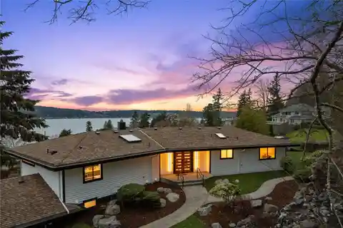 Fully Remodeled Shared Waterfront View Home