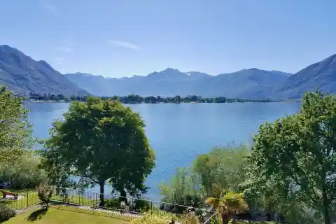 Privileged Lakefront Position