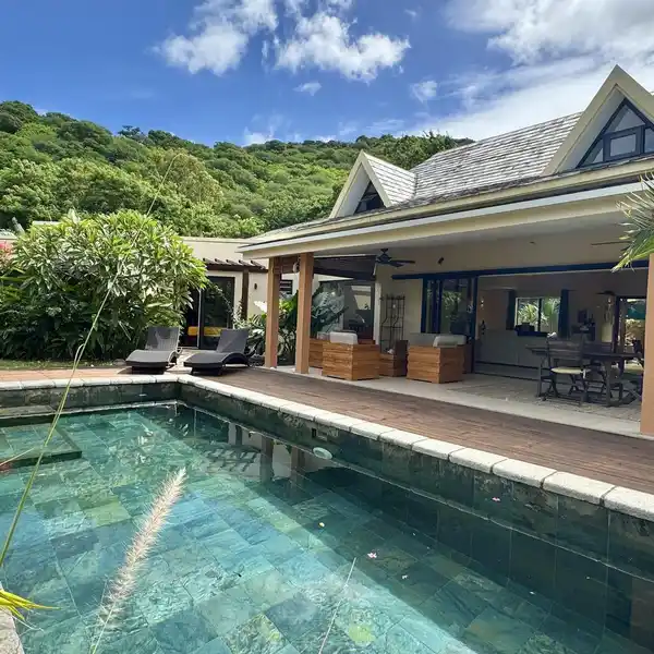 BALINESE-INSPIRED VILLA IN A GATED COMMUNITY