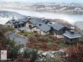 The Water-Earth-Sky Villa