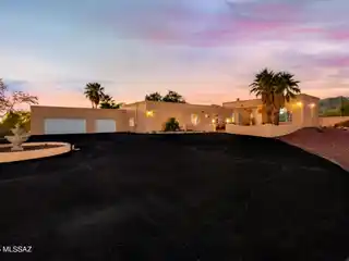 Extraordinary Tucson Retreat with Panoramic Mountain Views