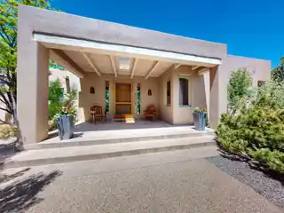 Contemporary Home in a Perfect Location