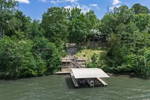 Beautifully Remodeled Home on Lake Hamilton