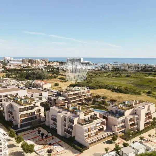SOPHISTICATED LIVING IN LUMARE