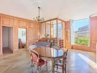 Lovely Apartment in a Well-maintained Building