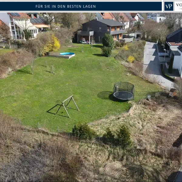 LARGE HILLSIDE BUILDING PROPERTY