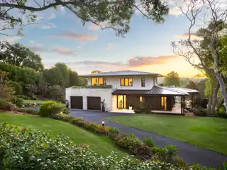 Resort-style Luxury with Sweeping Views