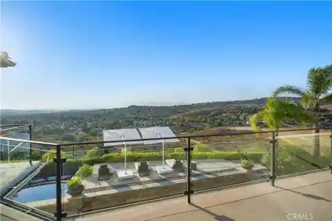 Spectacular View Estate in North Pointe