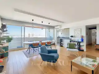 Renovated Spacious Living with Balcony Access