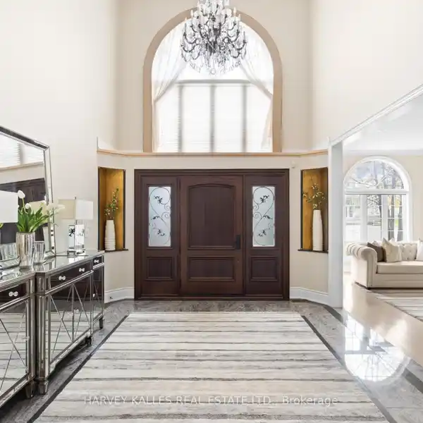 EXQUISITE CUSTOM HOME IN BOWAN ESTATES