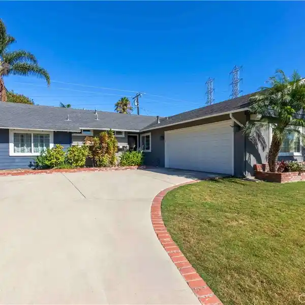 SPACIOUS HOME IN SOUGHT-AFTER GLEN MAR