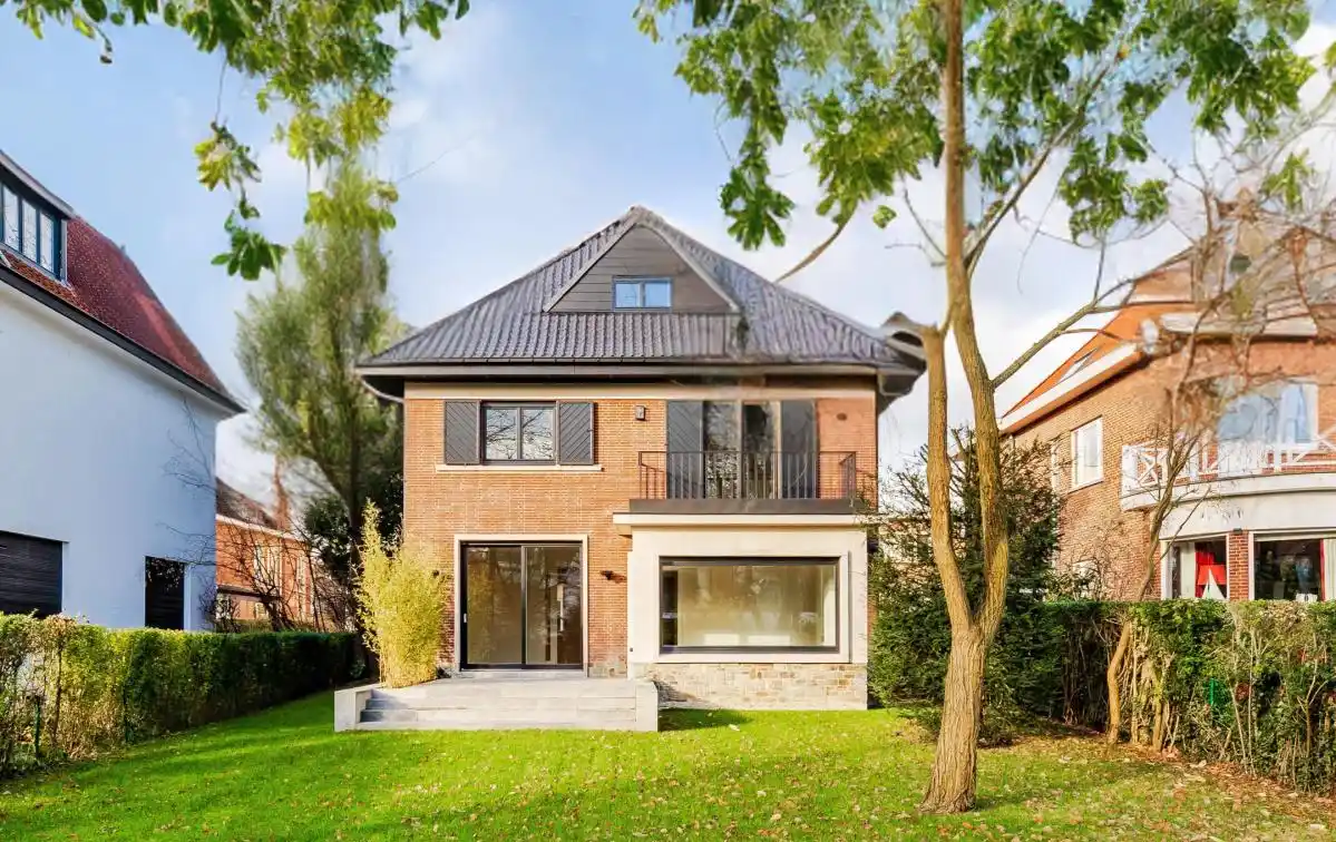 Completely and Tastefully Renovated Circa 1953 Villa