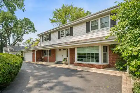 Elegant Colonial on a Quiet Cul-de-sac