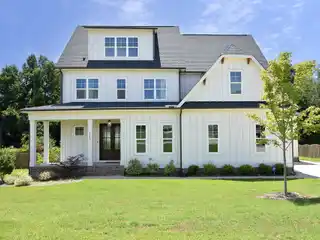 Modern Elegance Meets Luxury Living