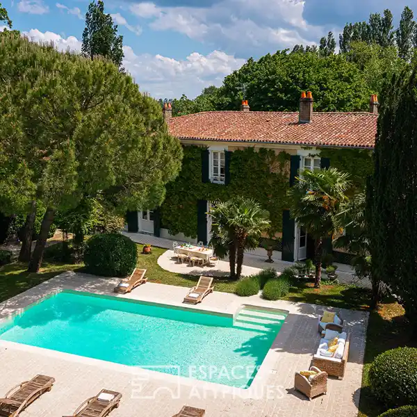 EXCEPTIONAL FORMER 17TH CENTURY SEIGNEURY