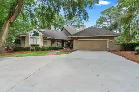 Beautifully Updated Home in Long Cove