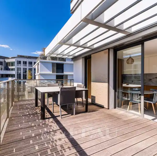 ELEGANT RESIDENCE NEXT TO SHOPS AND TRANSPORT