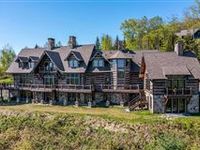 ONE-OF-A-KIND TENNESSEE-STYLE LOG HOME