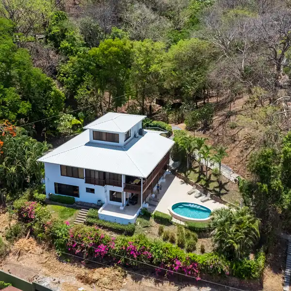 CASA VERANERA & BONUS LOT