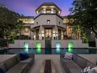 Unparalleled Opportunity on Lake Austin