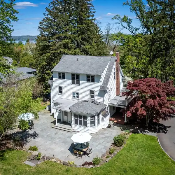 GRACIOUS CLASSIC COLONIAL HOME