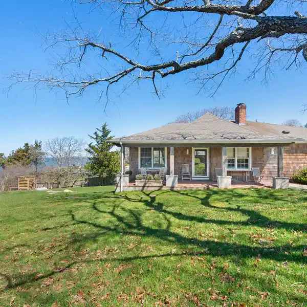 YOUR GATEWAY TO THE ULTIMATE HAMPTONS SUMMER EXPERIENCE