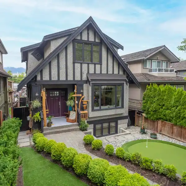 ARCHITECTURAL CHARM IN PRESTIGIOUS POINT GREY
