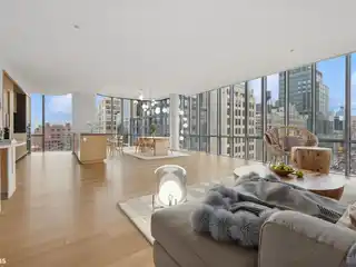 Immaculate Rental in the Renzo Piano Building