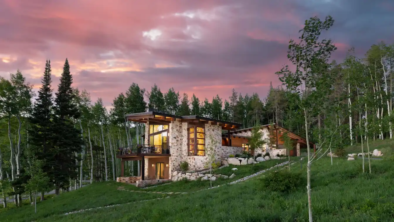 Captivating Home in Prestigious Mountain Star