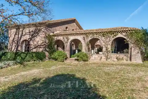 Moorish-style Estate with Pool and Guesthouse