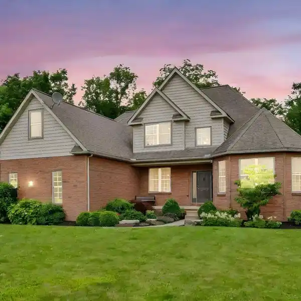 SPACIOUS LUXURY HOME WITH SCENIC RAVINE VIEWS