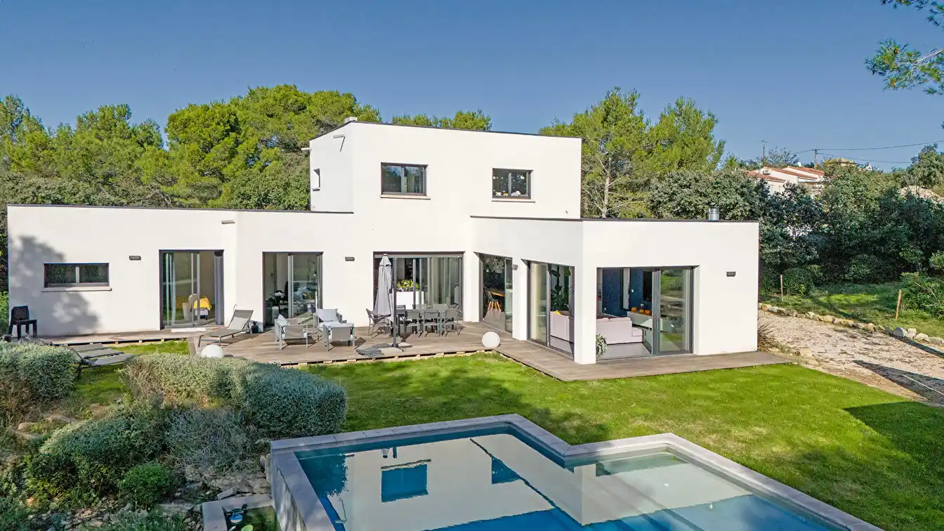 Contemporary Villa in a Privileged Setting