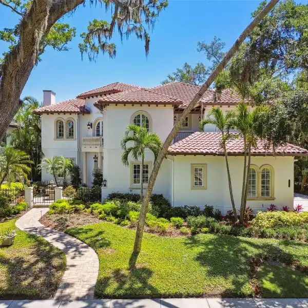 GORGEOUS CUSTOM HOME IN SOUGHT-AFTER BEACH PARK